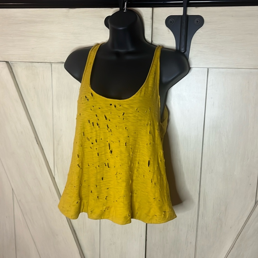 Women distressed tank